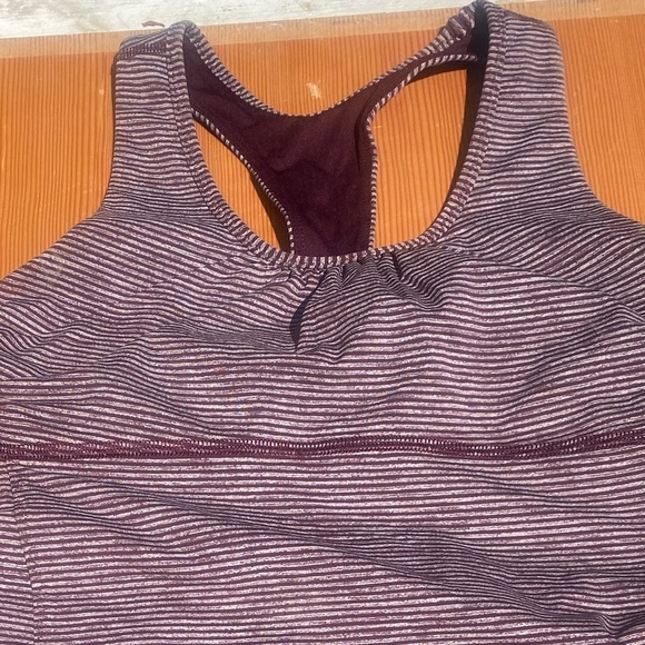 Lululemon top with built in bra burgundy - Picture 4 of 6
